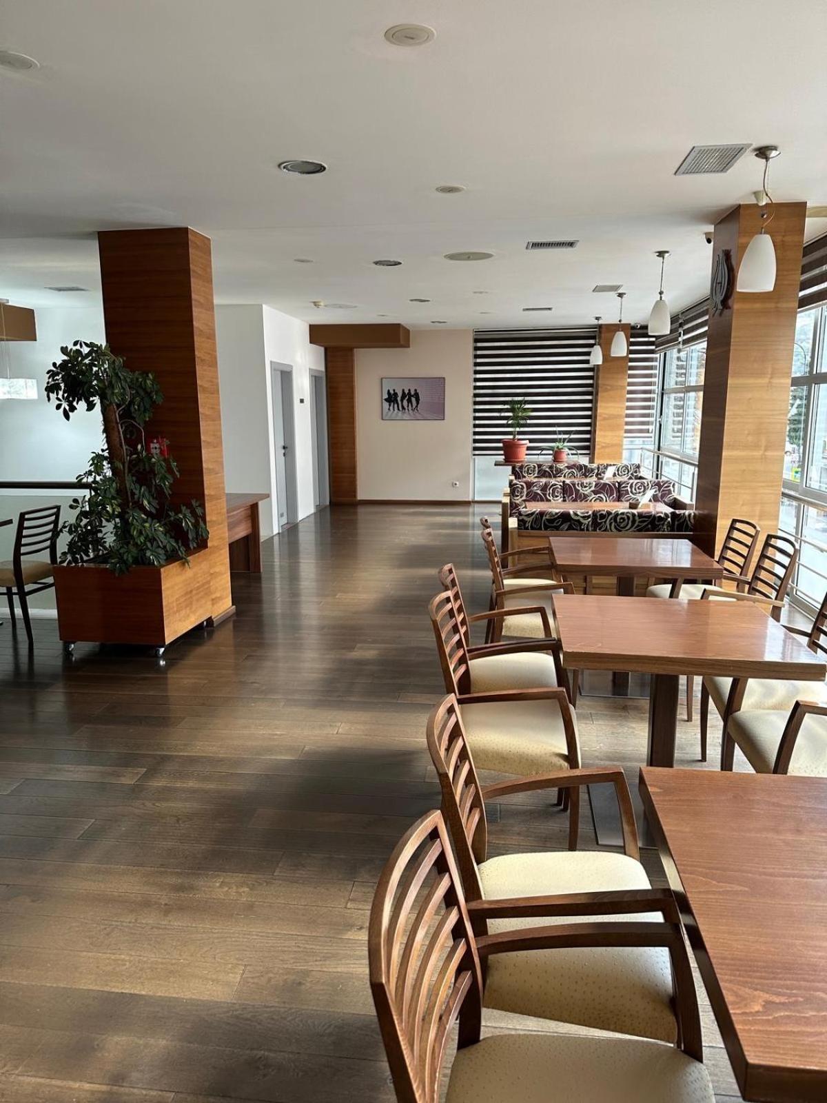 Hotel Oaza Konjic Exteriör bild