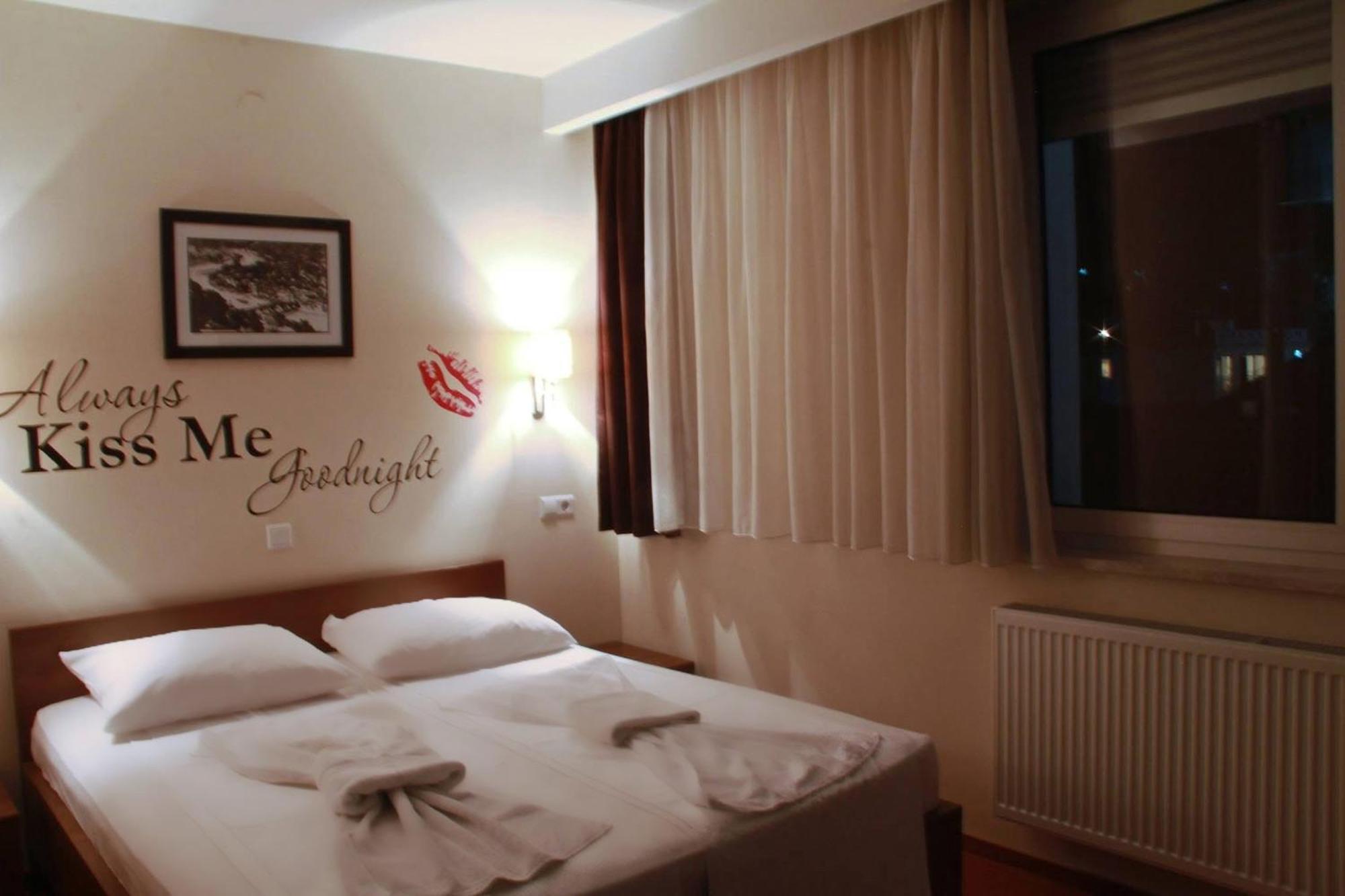 Hotel Oaza Konjic Exteriör bild